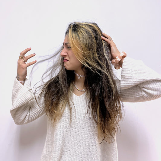 Eliminar el encrespamiento y el frizz del pelo