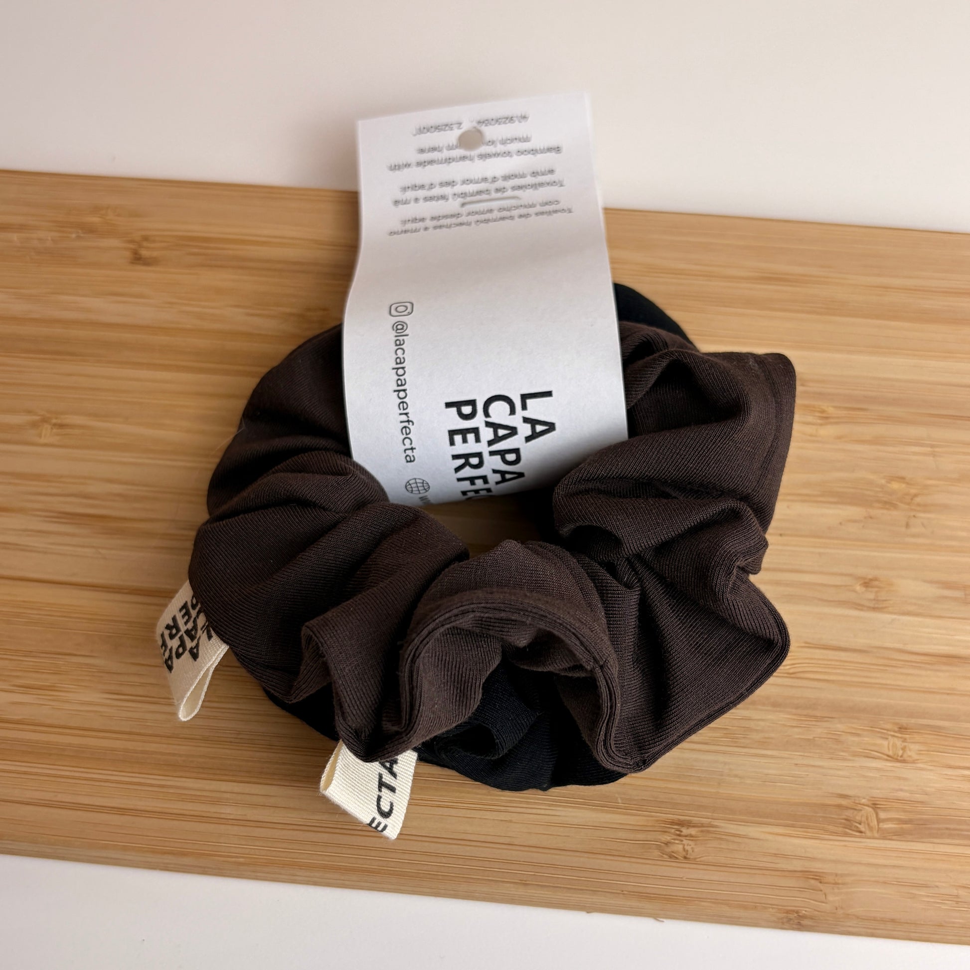 Scrunchie de bambú suave anti-rotura para el cabello, disponible en varios colores, evita marcas y encrespamiento.