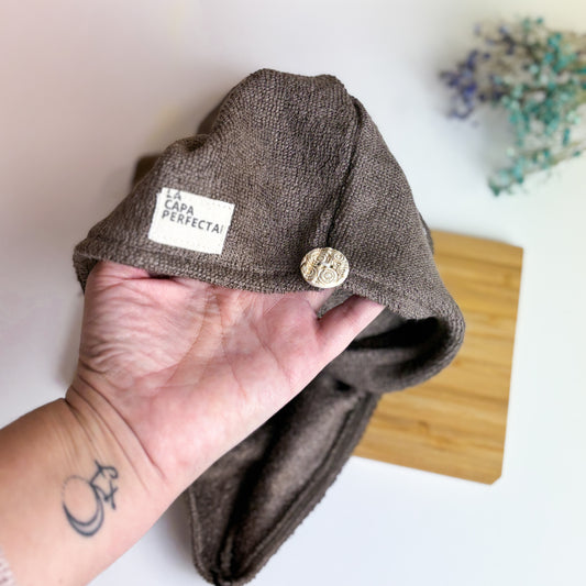 Turbante de toalla de bambú para cabello encrespado con botón de coco, toalla de secado rápido anti-frizz tamaño 85x25 cm.